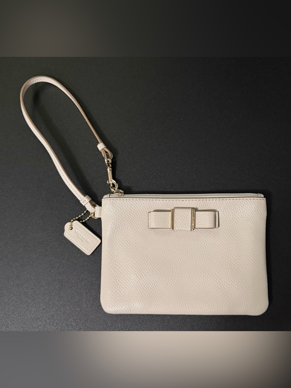 Coach Darcy Bow Wristlet - White